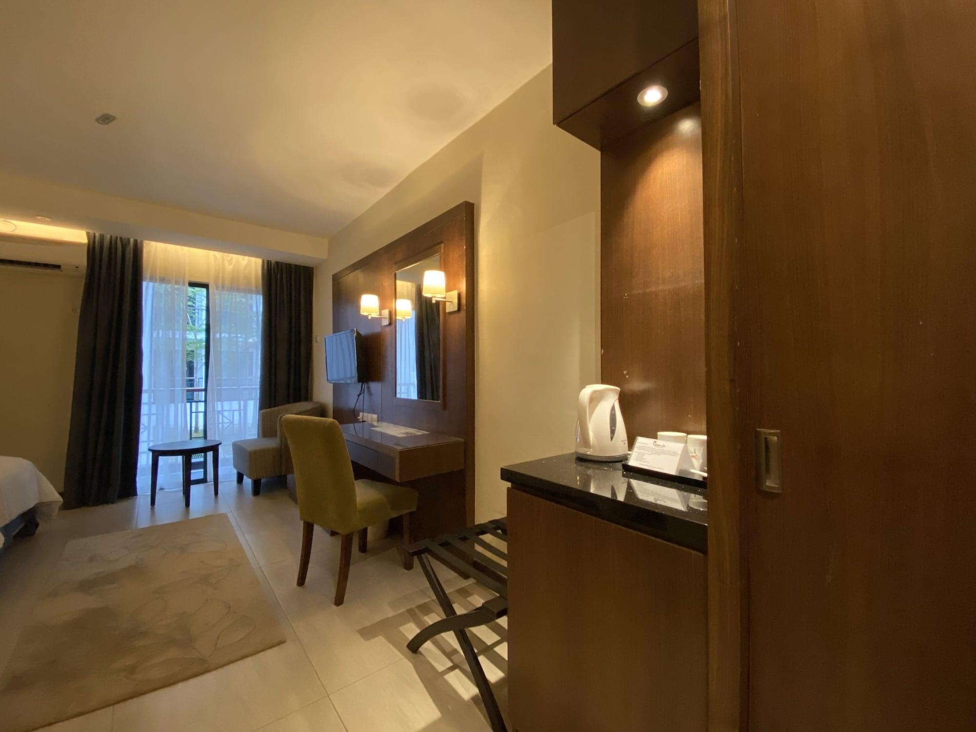 Residence Inn Чератінг Екстер'єр фото