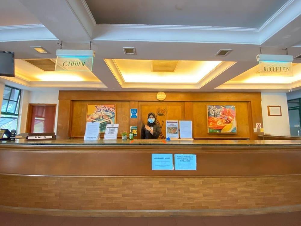 Residence Inn Чератінг Екстер'єр фото