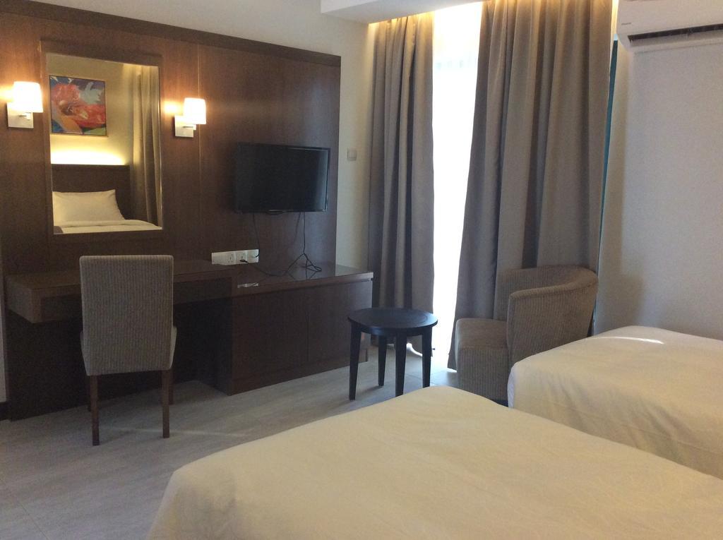 Residence Inn Чератінг Екстер'єр фото