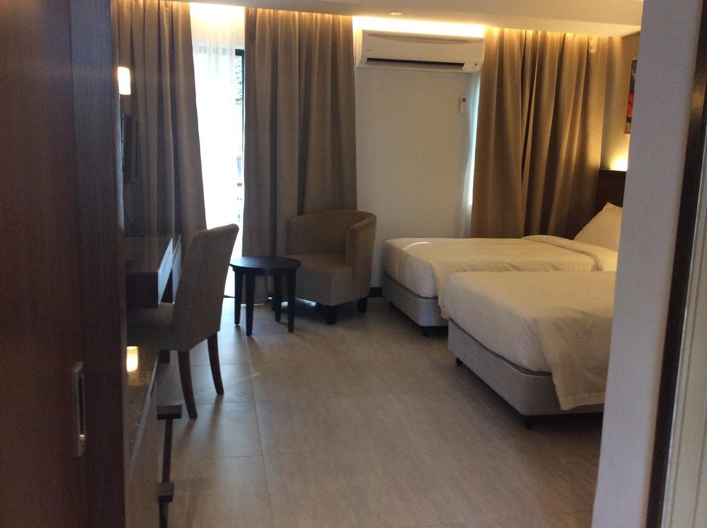 Residence Inn Чератінг Екстер'єр фото