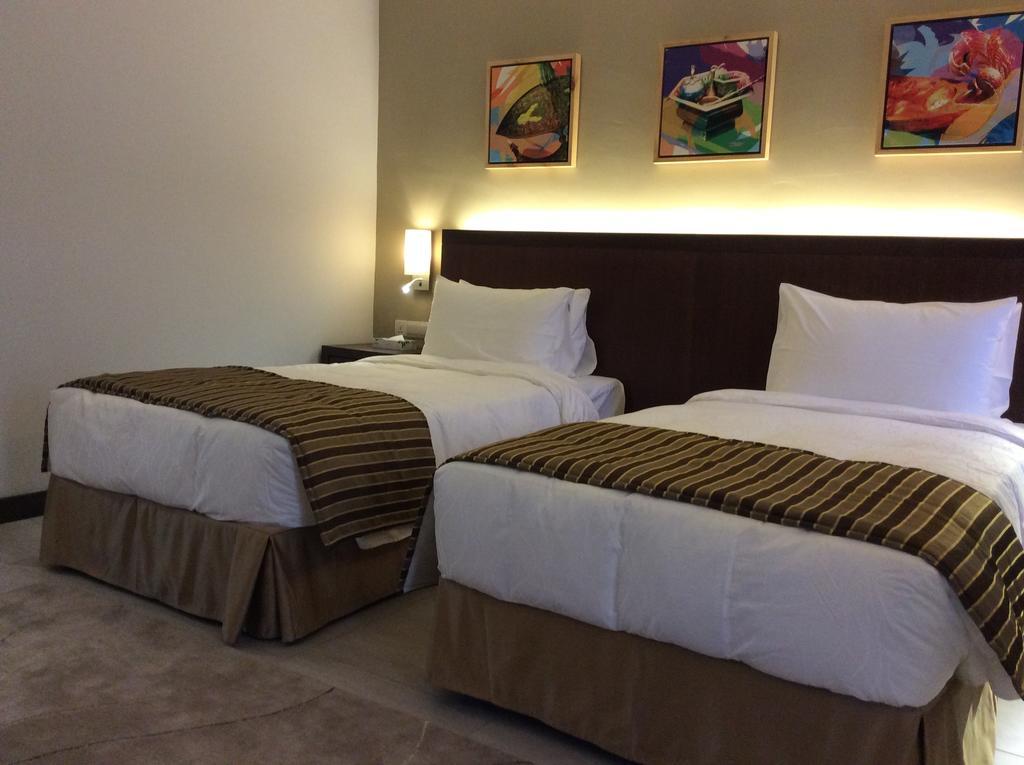 Residence Inn Чератінг Екстер'єр фото