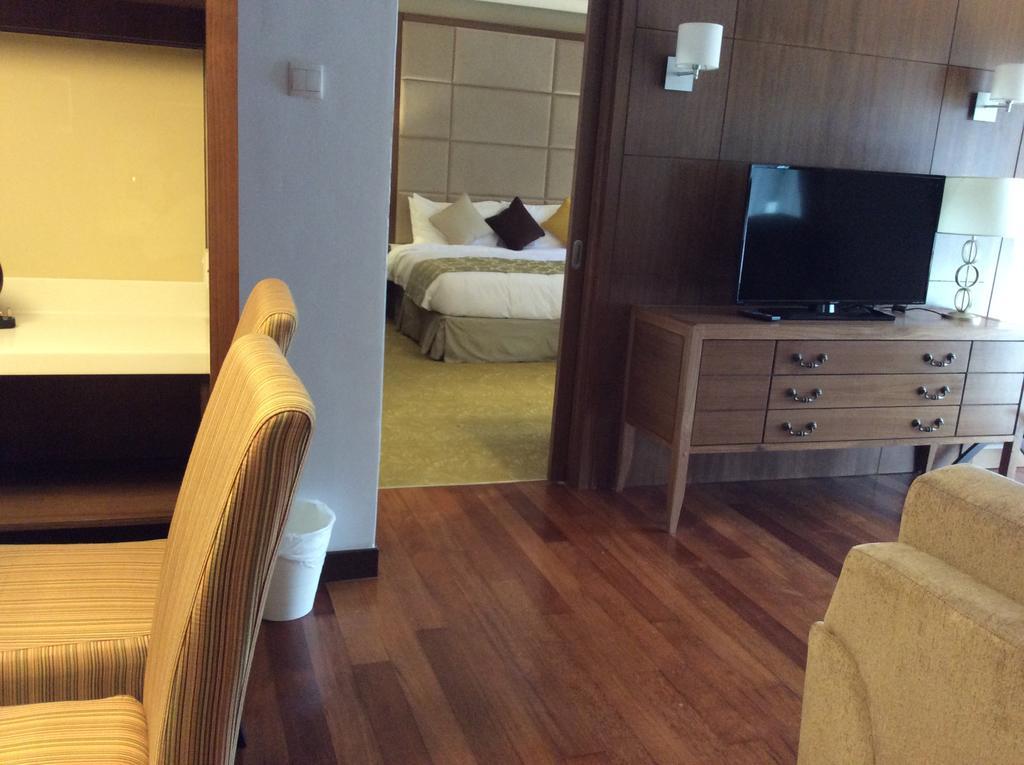 Residence Inn Чератінг Номер фото